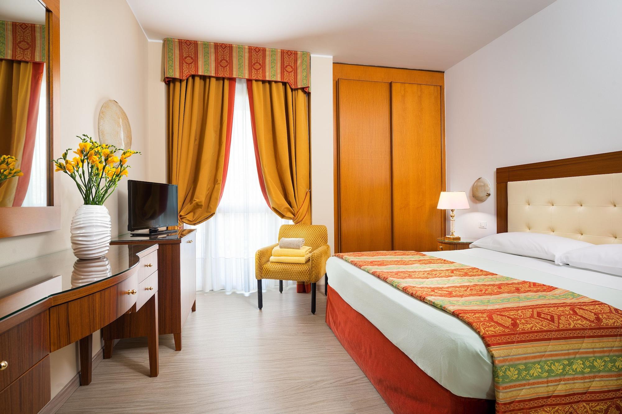 Metropole Hotel 4*
