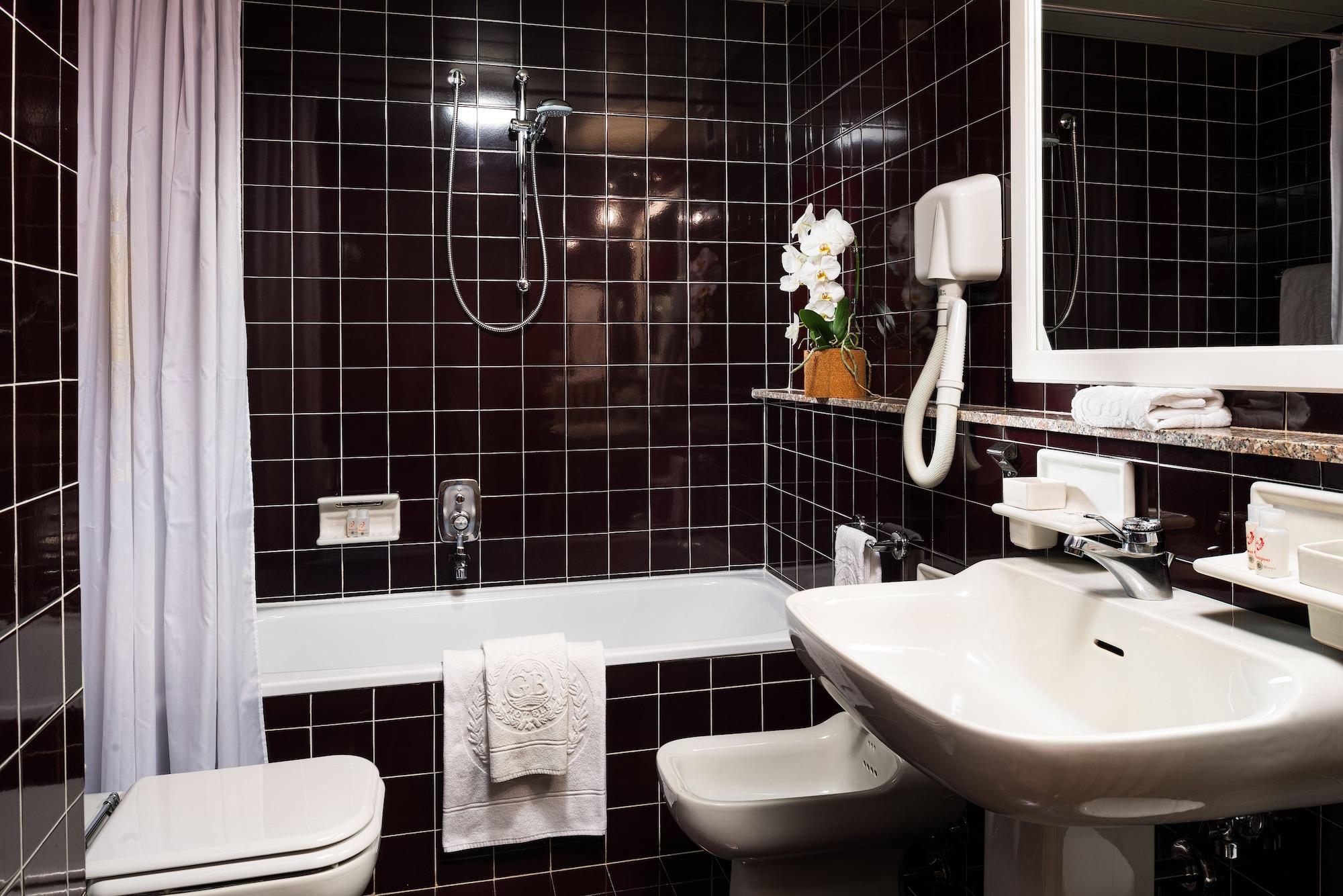 Metropole Hotel 4*