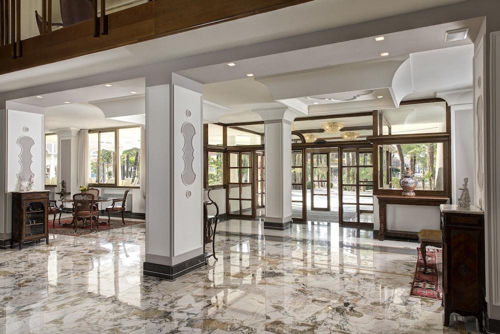 Metropole Hotel 4*