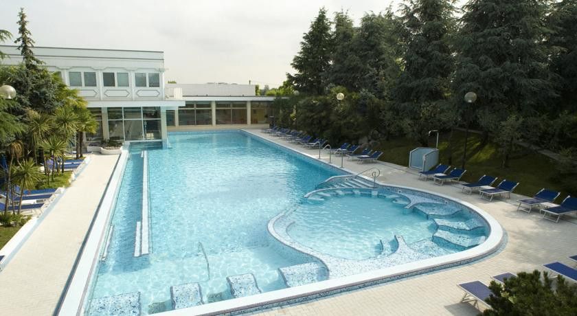 Metropole Hotel 4*